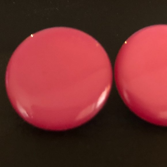 VINTAGE NEON PINK BUTTON CLIP ON EARRINGS - Picture 1 of 1